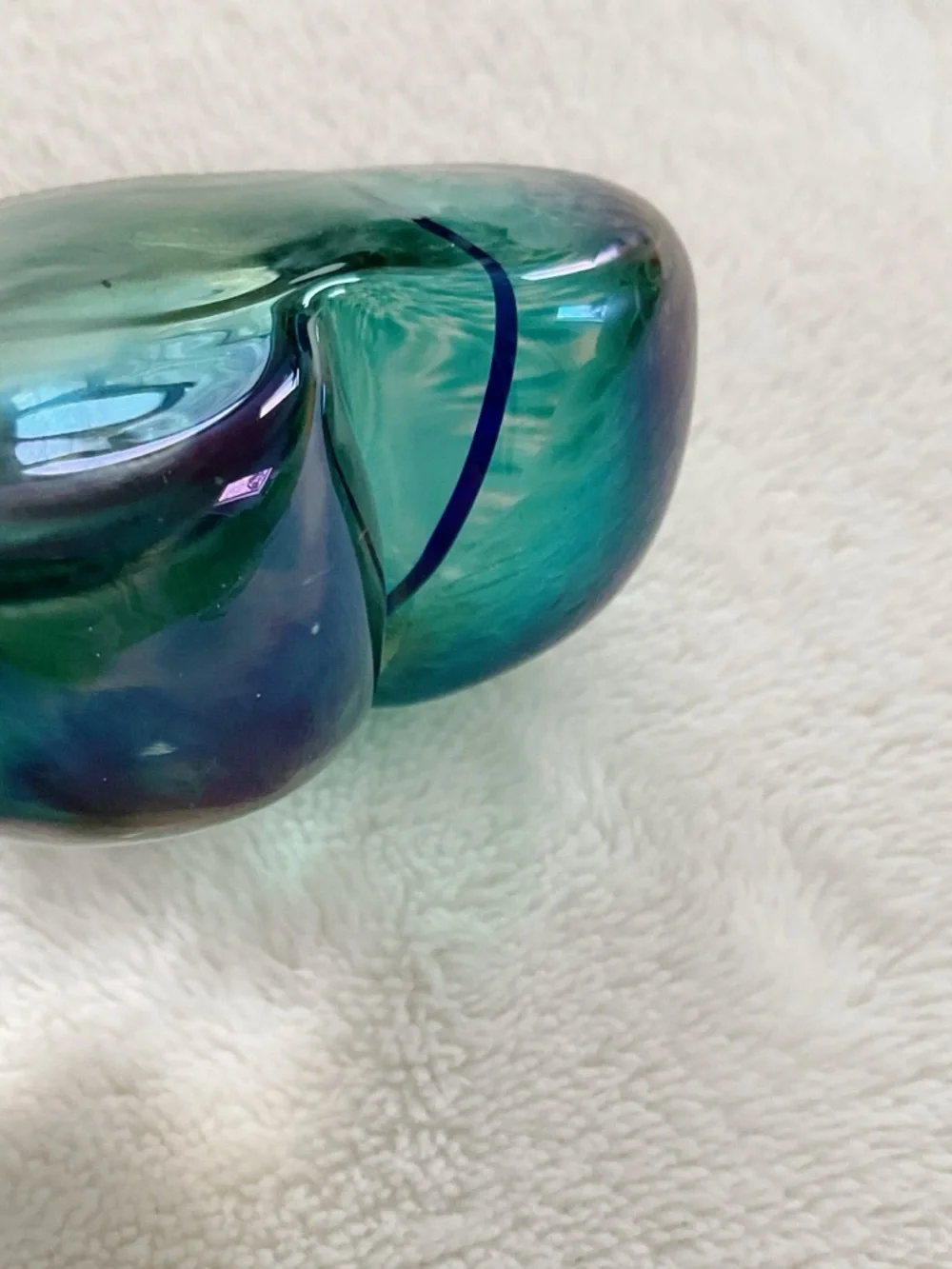 Robert Held Art Glass Heart Paperweight Iridescent Signed Canada 2”
